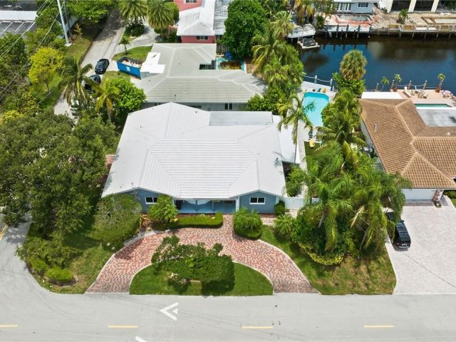 Дом в аренду по адресу 2801 NE 59th St - фото 6057261