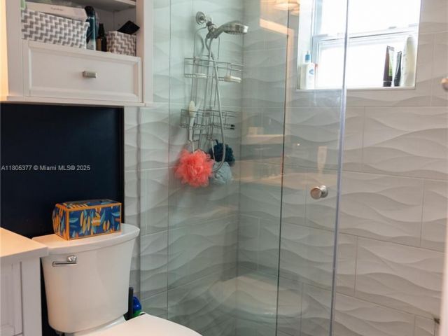 Продажа дома по адресу 19663 Hampton Dr - фото 6073677