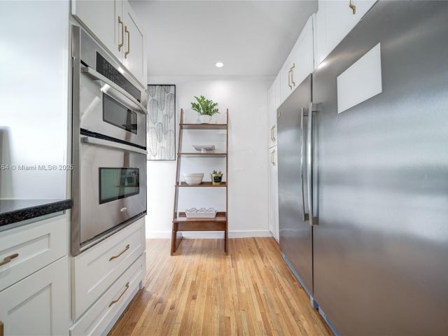 Продажа дома по адресу 13801 NE 1st Ave - фото 6132694