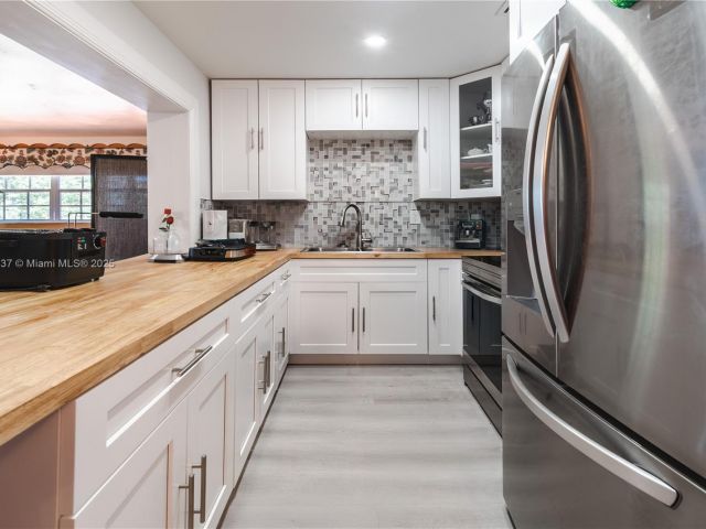 Продажа дома по адресу 3125 NW 205th St - фото 6099812