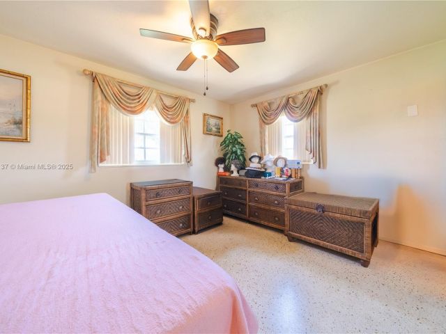 Продажа дома по адресу 3125 NW 205th St - фото 6099816