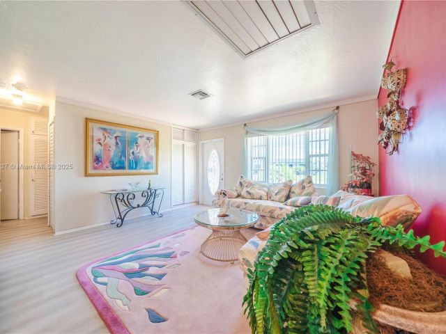 Продажа дома по адресу 3125 NW 205th St - фото 6099822