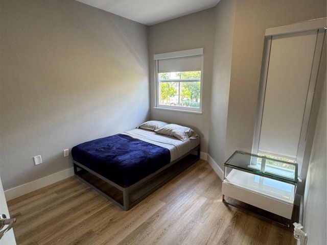 Дом в аренду по адресу 2710 NE 184th Ter - фото 6058540