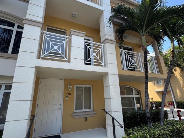 Дом в аренду по адресу 2710 NE 184th Ter - фото 6058552