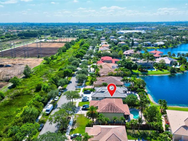 Продажа дома по адресу 16372 Segovia Cir N - фото 6078143