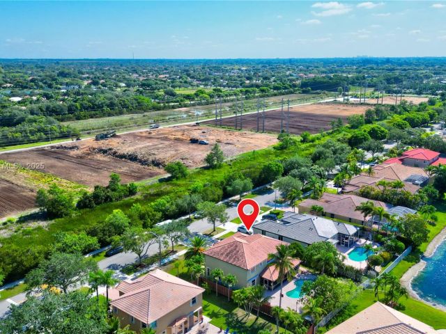 Продажа дома по адресу 16372 Segovia Cir N - фото 6078144