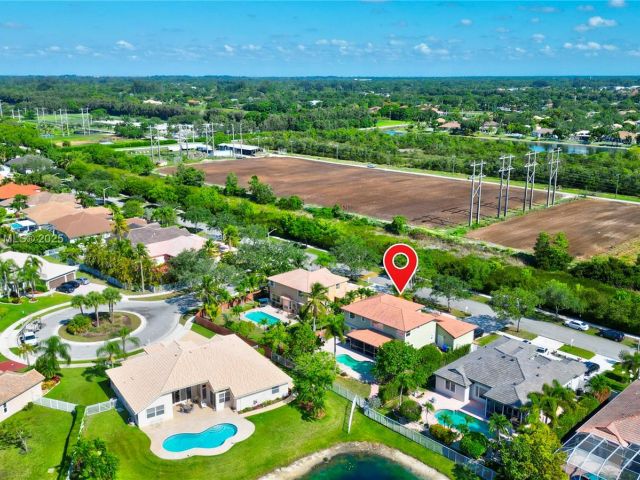 Продажа дома по адресу 16372 Segovia Cir N - фото 6078149