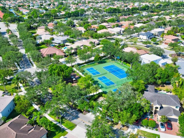 Продажа дома по адресу 16372 Segovia Cir N - фото 6078155