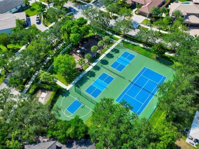 Продажа дома по адресу 16372 Segovia Cir N - фото 6078156