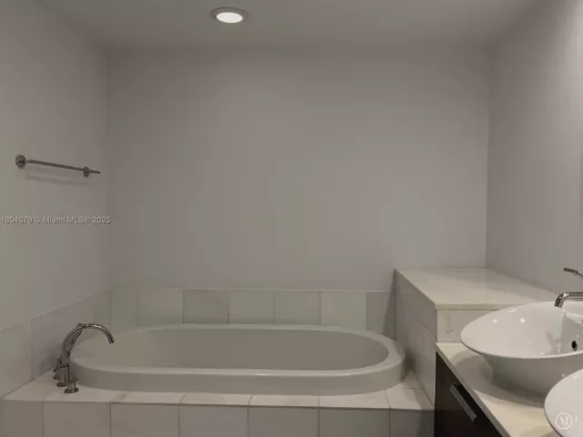 Продажа квартиры #444 - фото 6063876