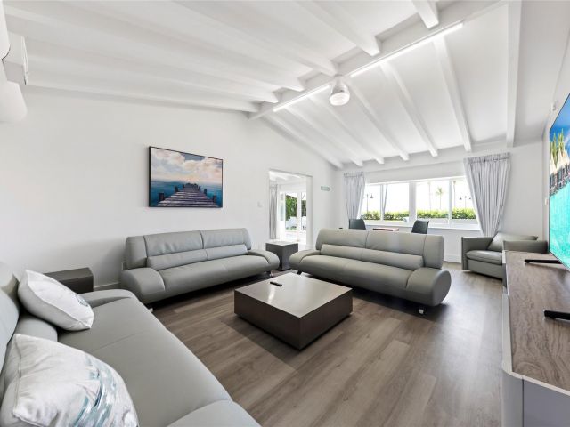 Дом в аренду по адресу 1663 N Fort Lauderdale Beach Blvd - фото 6043916