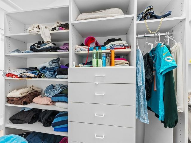 Продажа дома по адресу 2719 NE 15th St 3 - фото 6047832