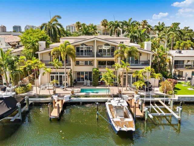 Продажа дома по адресу 2719 NE 15th St 3 - фото 6047848