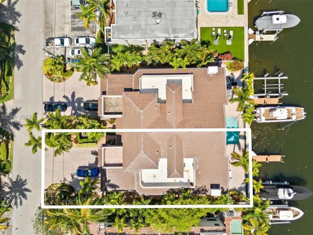 Продажа дома по адресу 2719 NE 15th St 3 - фото 6047849