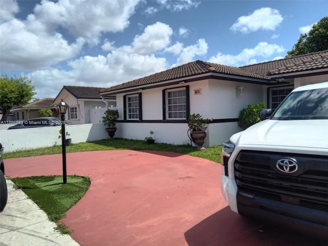 Продажа дома по адресу 5673 SW 149th Ave - фото 6043427