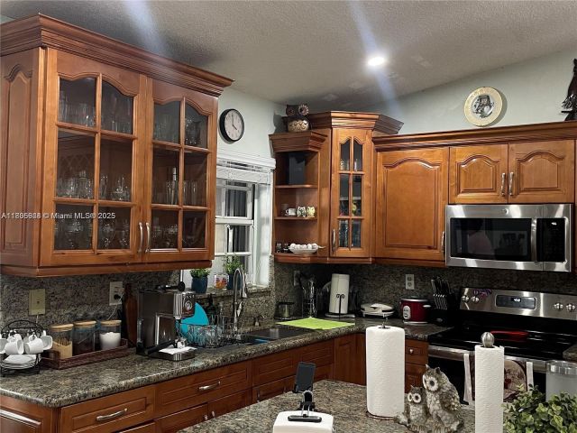 Продажа дома по адресу 5673 SW 149th Ave - фото 6246796