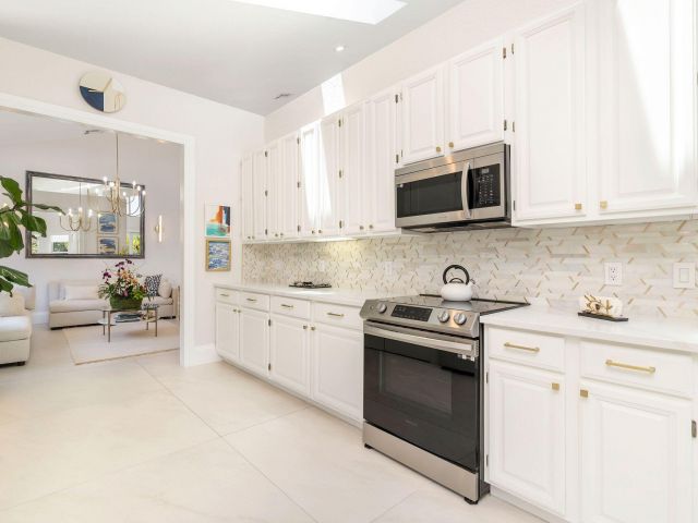 Продажа дома по адресу 8270 Bob O Link Drive - фото 6053199