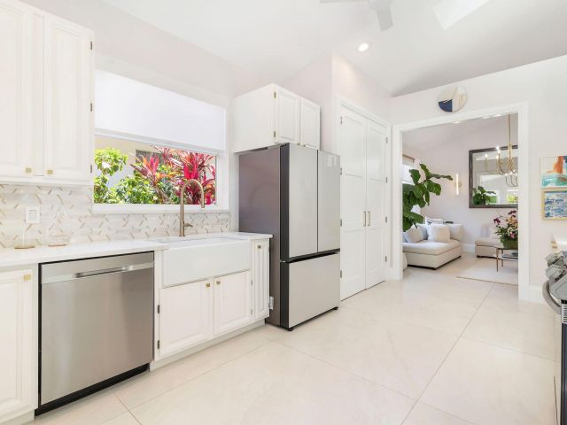 Продажа дома по адресу 8270 Bob O Link Drive - фото 6053200