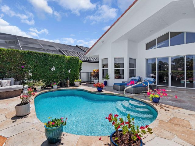 Продажа дома по адресу 8270 Bob O Link Drive - фото 6053204