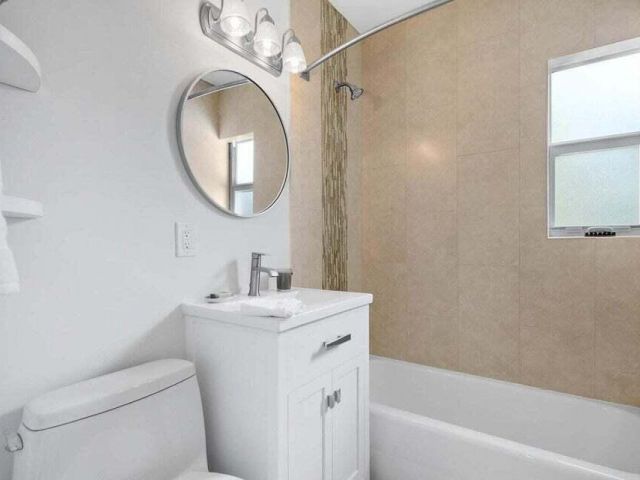 Дом в аренду по адресу 221 NW 18th Street - фото 6057857