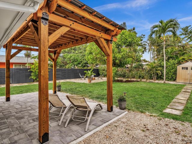 Продажа дома по адресу 1617 NW 7th Avenue - фото 6045308