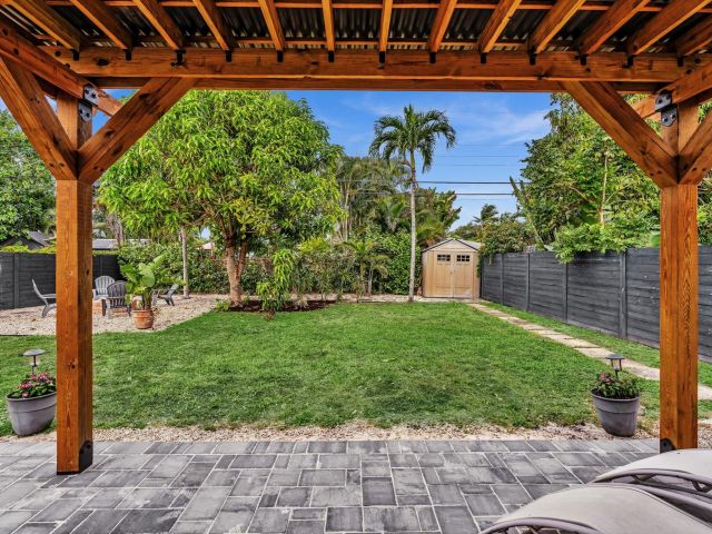 Продажа дома по адресу 1617 NW 7th Avenue - фото 6045309