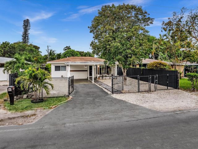 Продажа дома по адресу 1617 NW 7th Avenue - фото 6045316