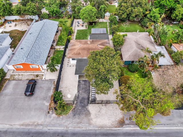 Продажа дома по адресу 1617 NW 7th Avenue - фото 6045318