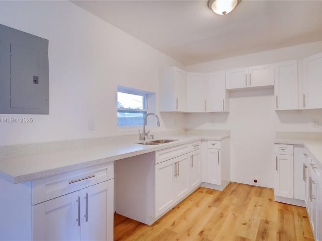 Продажа дома по адресу 21440 N Miami Ave - фото 6043568