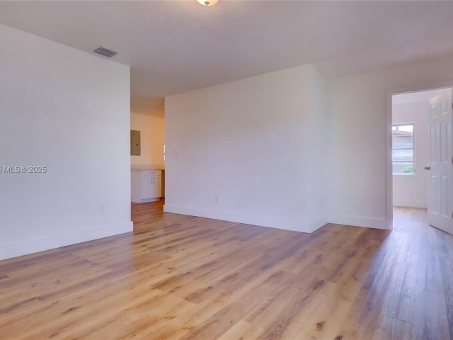 Продажа дома по адресу 21440 N Miami Ave - фото 6043573