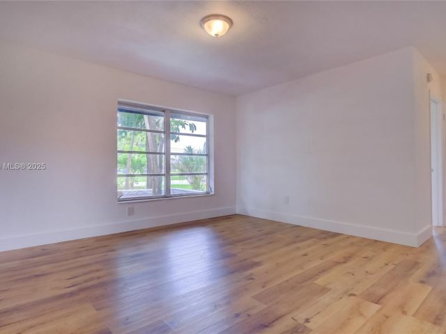 Продажа дома по адресу 21440 N Miami Ave - фото 6043575