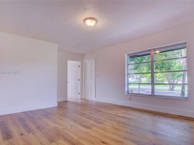 Продажа дома по адресу 21440 N Miami Ave - фото 6043576