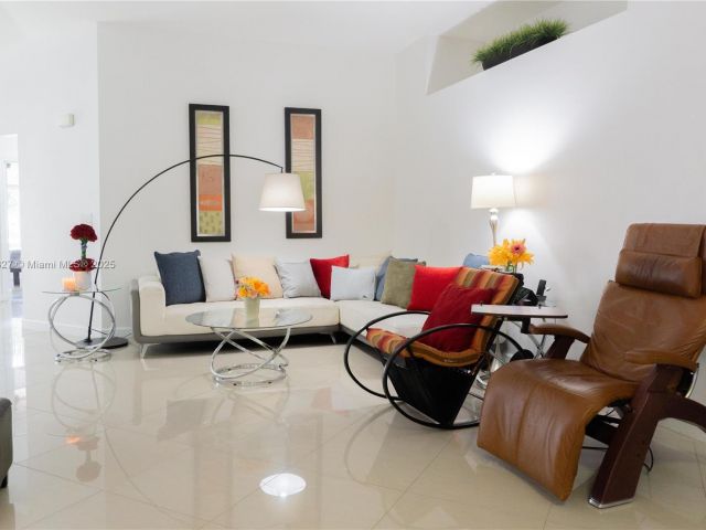 Продажа дома по адресу 18625 NW 53rd Ave - фото 6055573