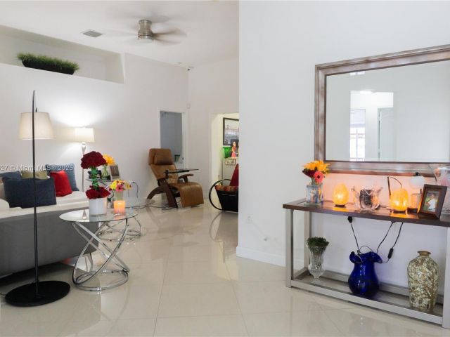 Продажа дома по адресу 18625 NW 53rd Ave - фото 6055574