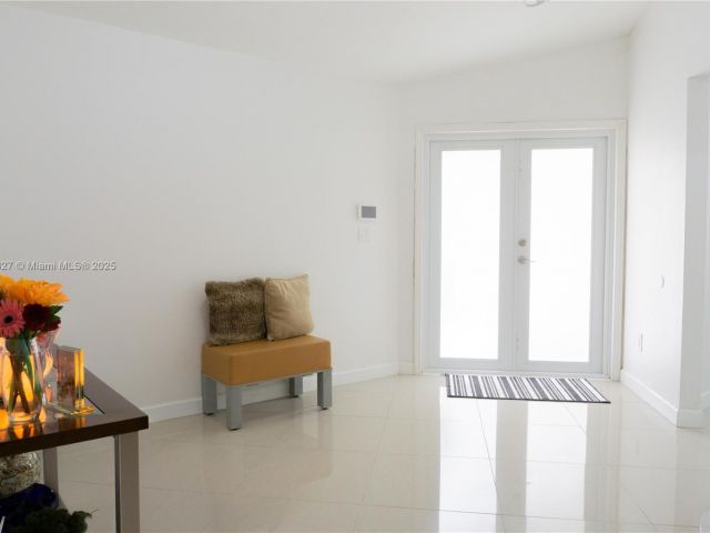 Продажа дома по адресу 18625 NW 53rd Ave - фото 6055575