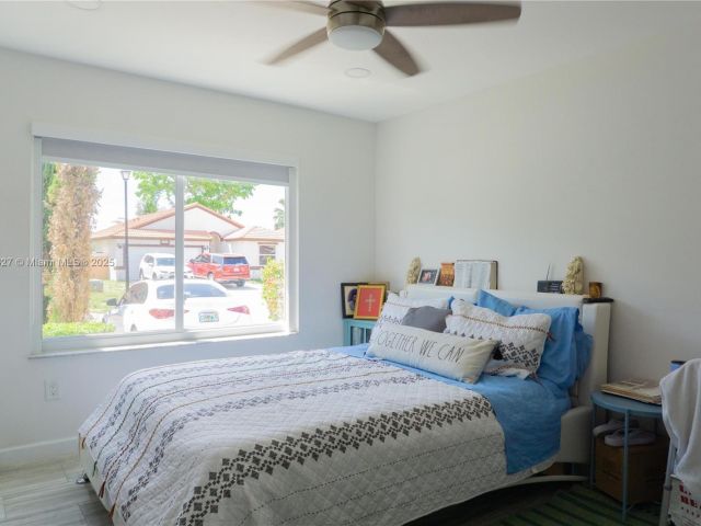 Продажа дома по адресу 18625 NW 53rd Ave - фото 6055579