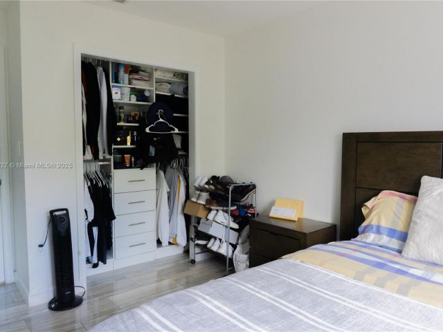 Продажа дома по адресу 18625 NW 53rd Ave - фото 6055580