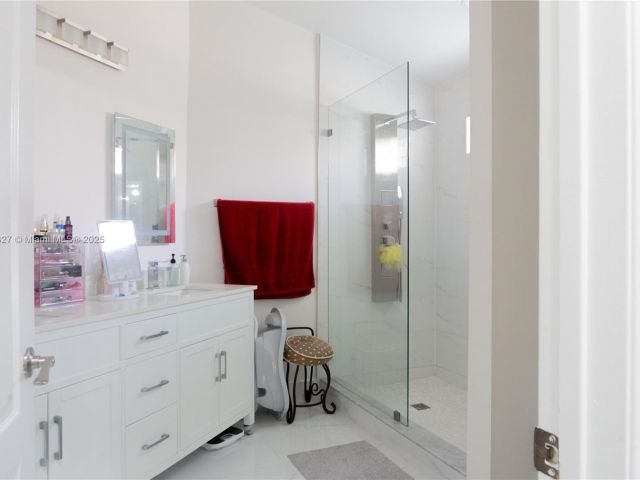 Продажа дома по адресу 18625 NW 53rd Ave - фото 6055585