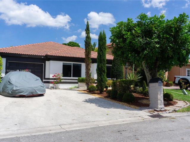 Продажа дома по адресу 18625 NW 53rd Ave - фото 6055590