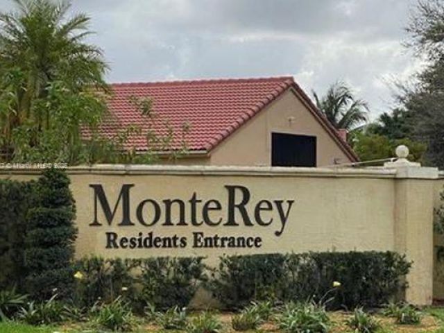 Продажа дома по адресу 18625 NW 53rd Ave - фото 6055591