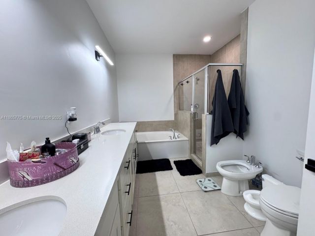 Продажа дома по адресу 10409 NW 61st Ln - фото 6048562