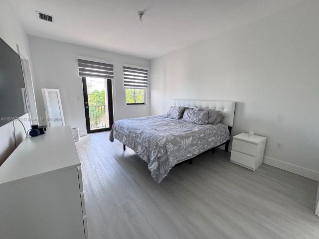 Продажа дома по адресу 10409 NW 61st Ln - фото 6048565