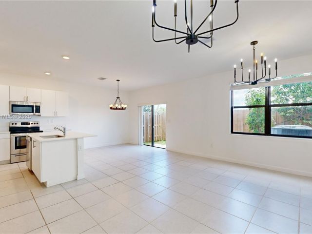 Продажа дома по адресу 10004 SW 231 LN - фото 6044295