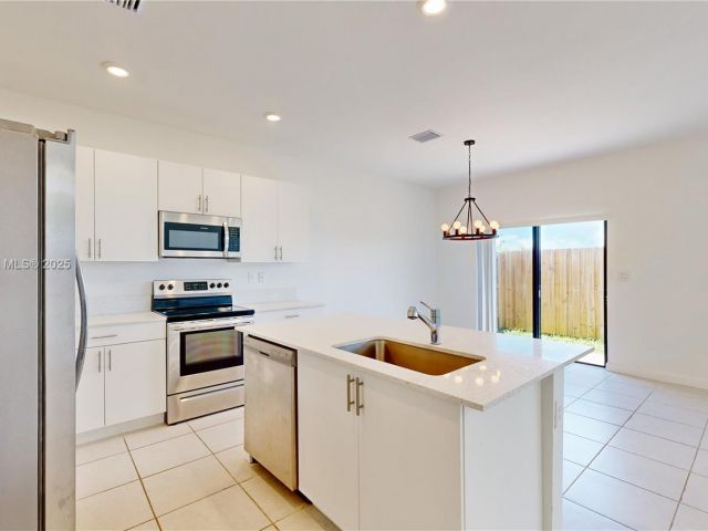 Продажа дома по адресу 10004 SW 231 LN - фото 7434147