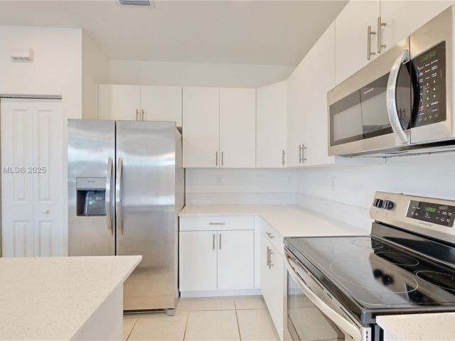 Продажа дома по адресу 10004 SW 231 LN - фото 7434152