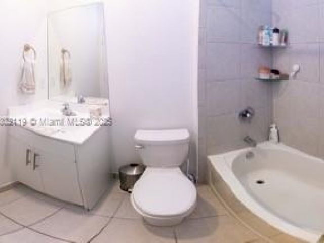 Продажа дома по адресу 23357 SW 133rd Ave - фото 6044384