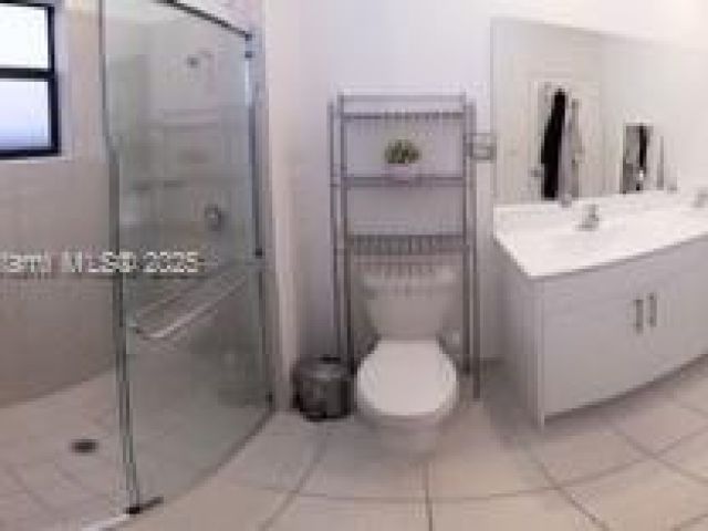 Продажа дома по адресу 23357 SW 133rd Ave - фото 6044386