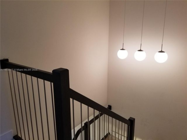 Дом в аренду по адресу 907 NE 27th Ave 907 - фото 6044164