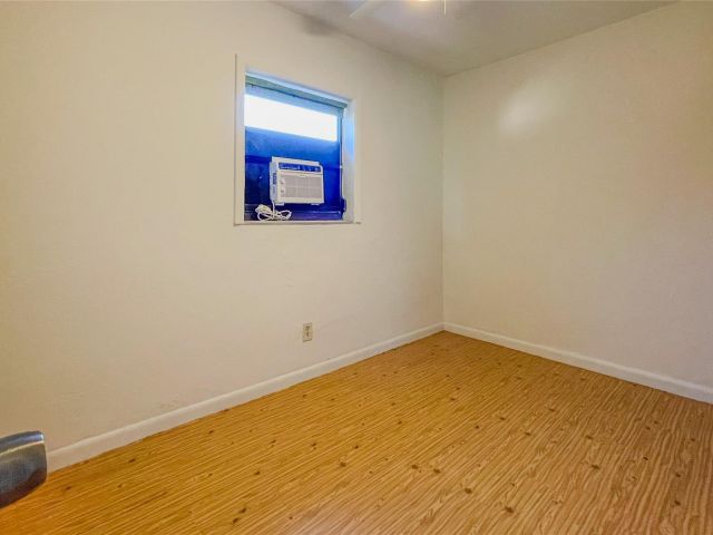 Продажа дома по адресу 6214 Flagler St - фото 6060558