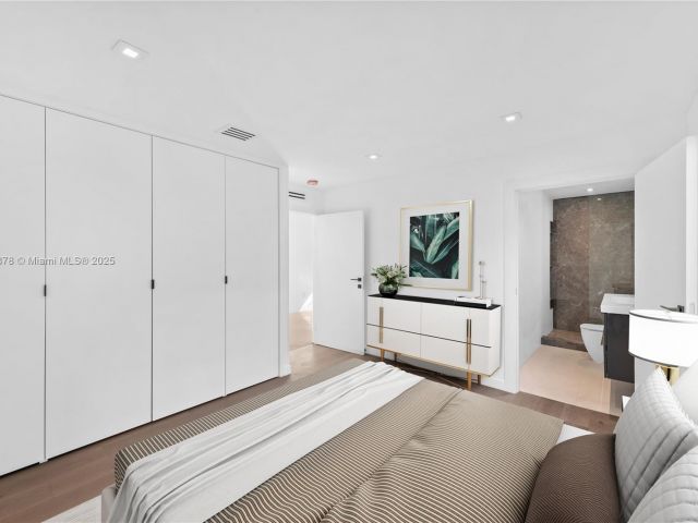 Дом в аренду по адресу 120 NE 49th St - фото 6083521